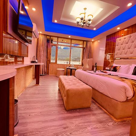Hill River Resort - Central Heated & Air Cooled - Near Mall Road , Best Property Of Manali 2024- 2025 Exteriör bild