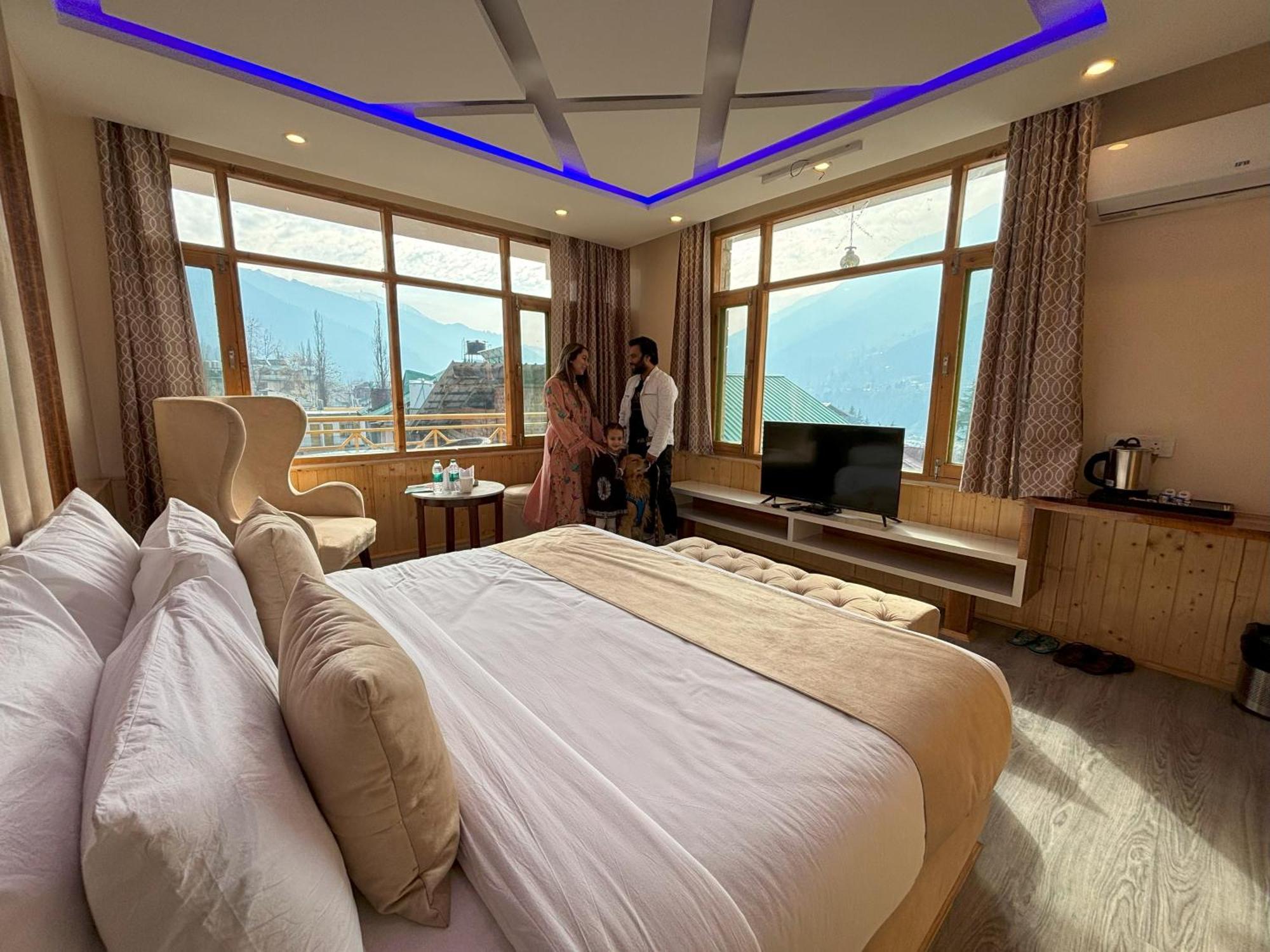 Hill River Resort - Central Heated & Air Cooled - Near Mall Road , Best Property Of Manali 2024- 2025 Exteriör bild