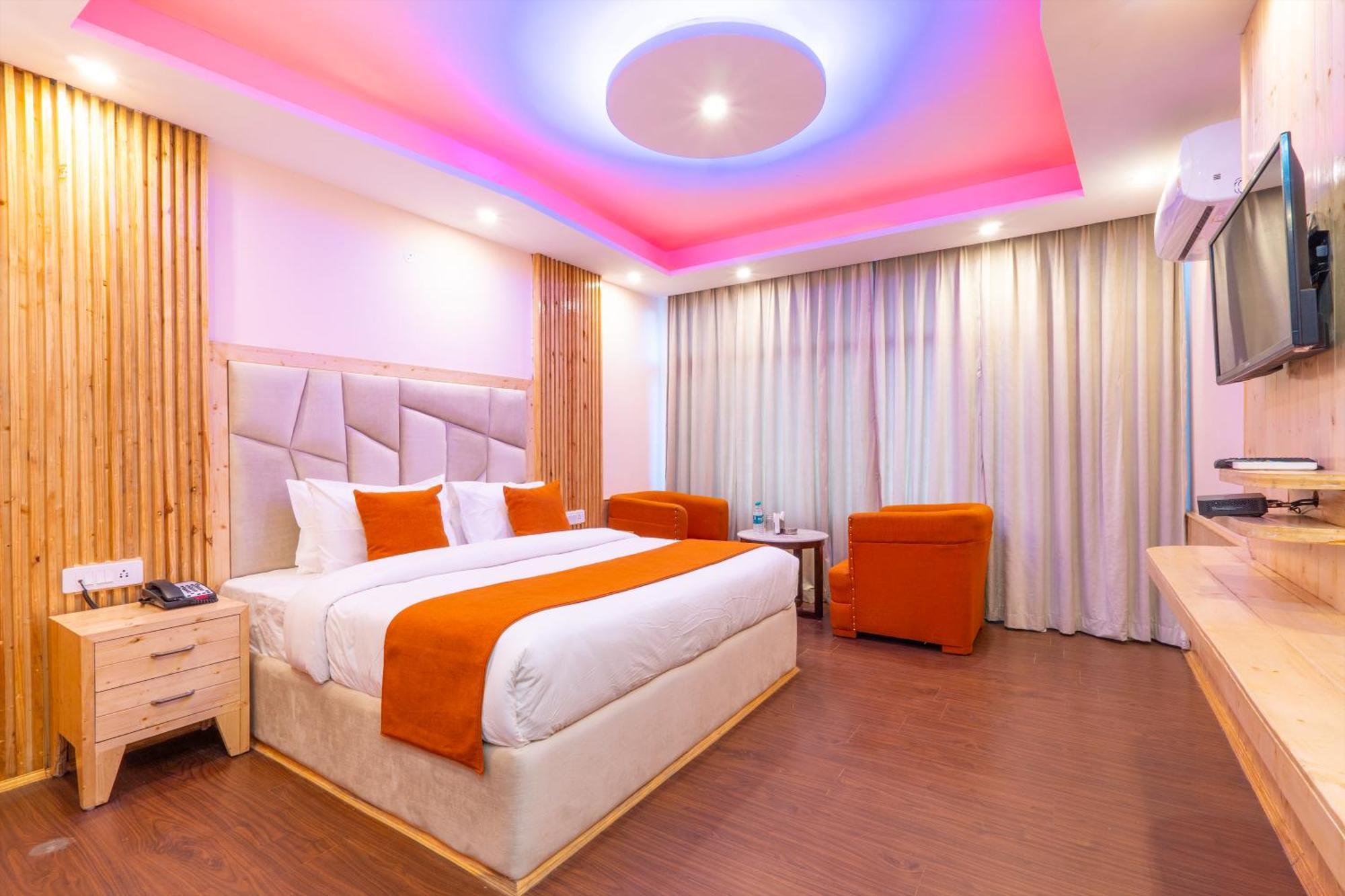 Hill River Resort - Central Heated & Air Cooled - Near Mall Road , Best Property Of Manali 2024- 2025 Exteriör bild