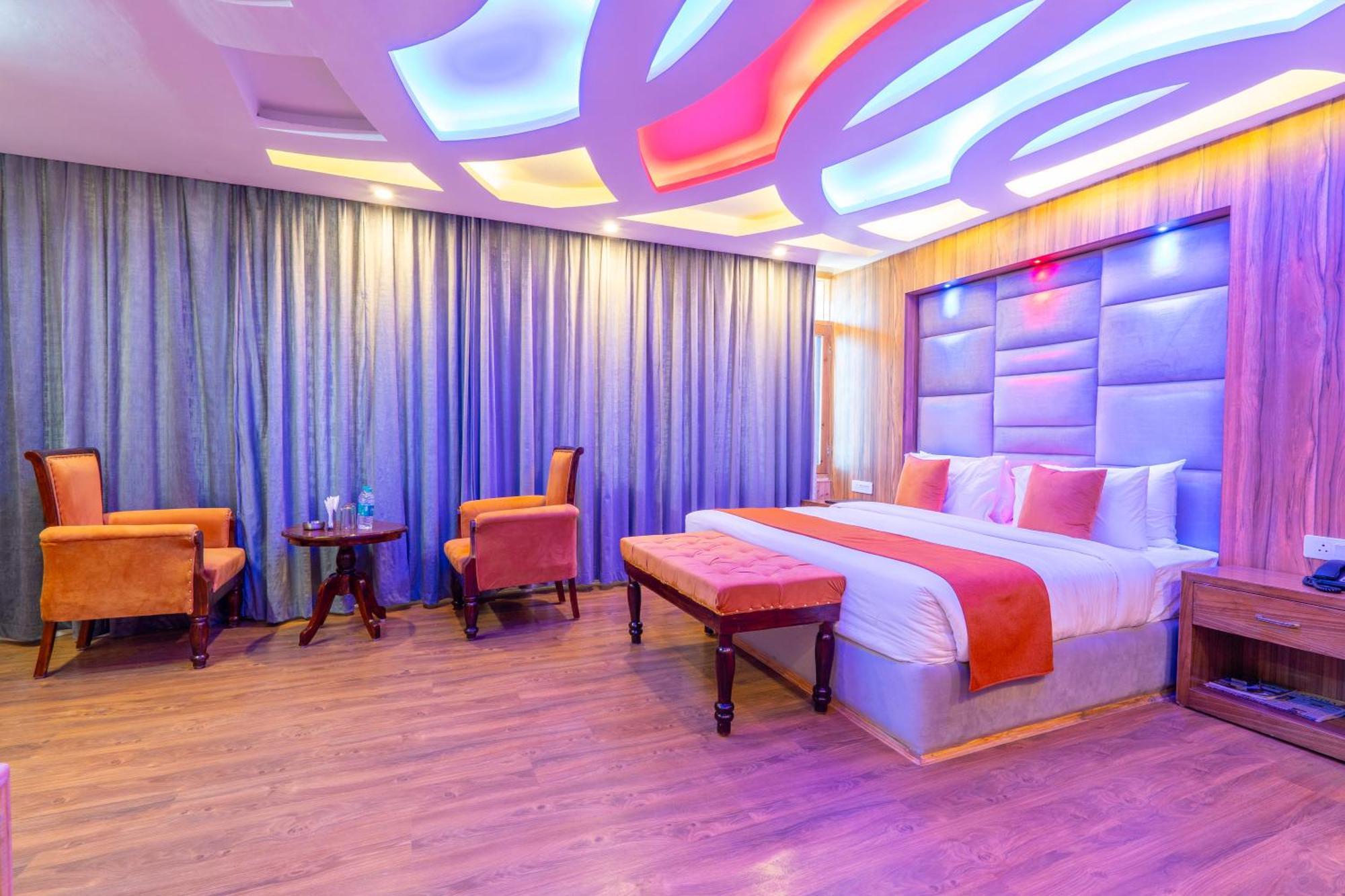 Hill River Resort - Central Heated & Air Cooled - Near Mall Road , Best Property Of Manali 2024- 2025 Exteriör bild